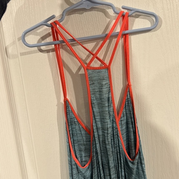 Blue tank top - Picture 3 of 4